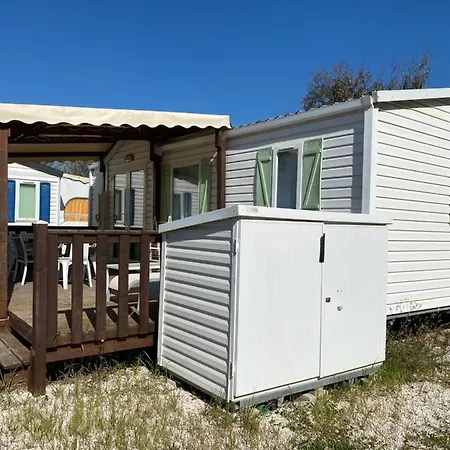 Mobile-home Dans Camping 4 Etoiles Les Pins Maritime イエール